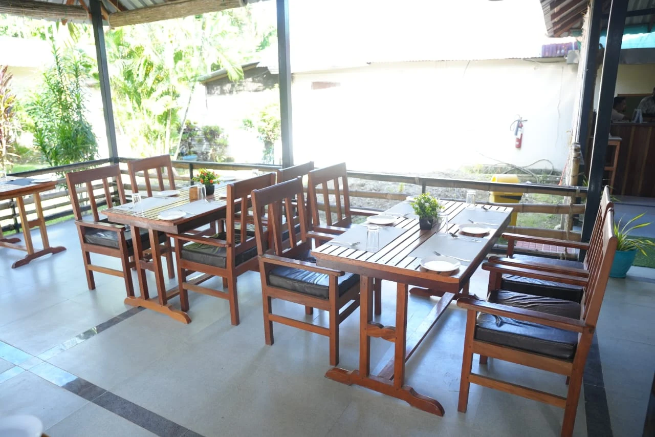 Green Imperial Inn café photograph 3