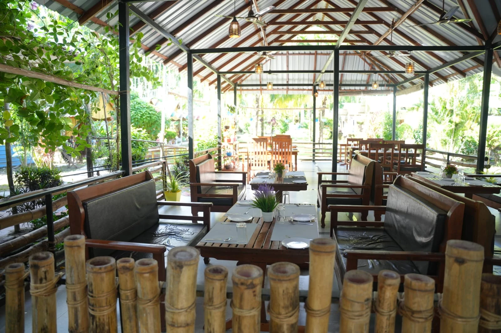Green Imperial Inn café photograph 4