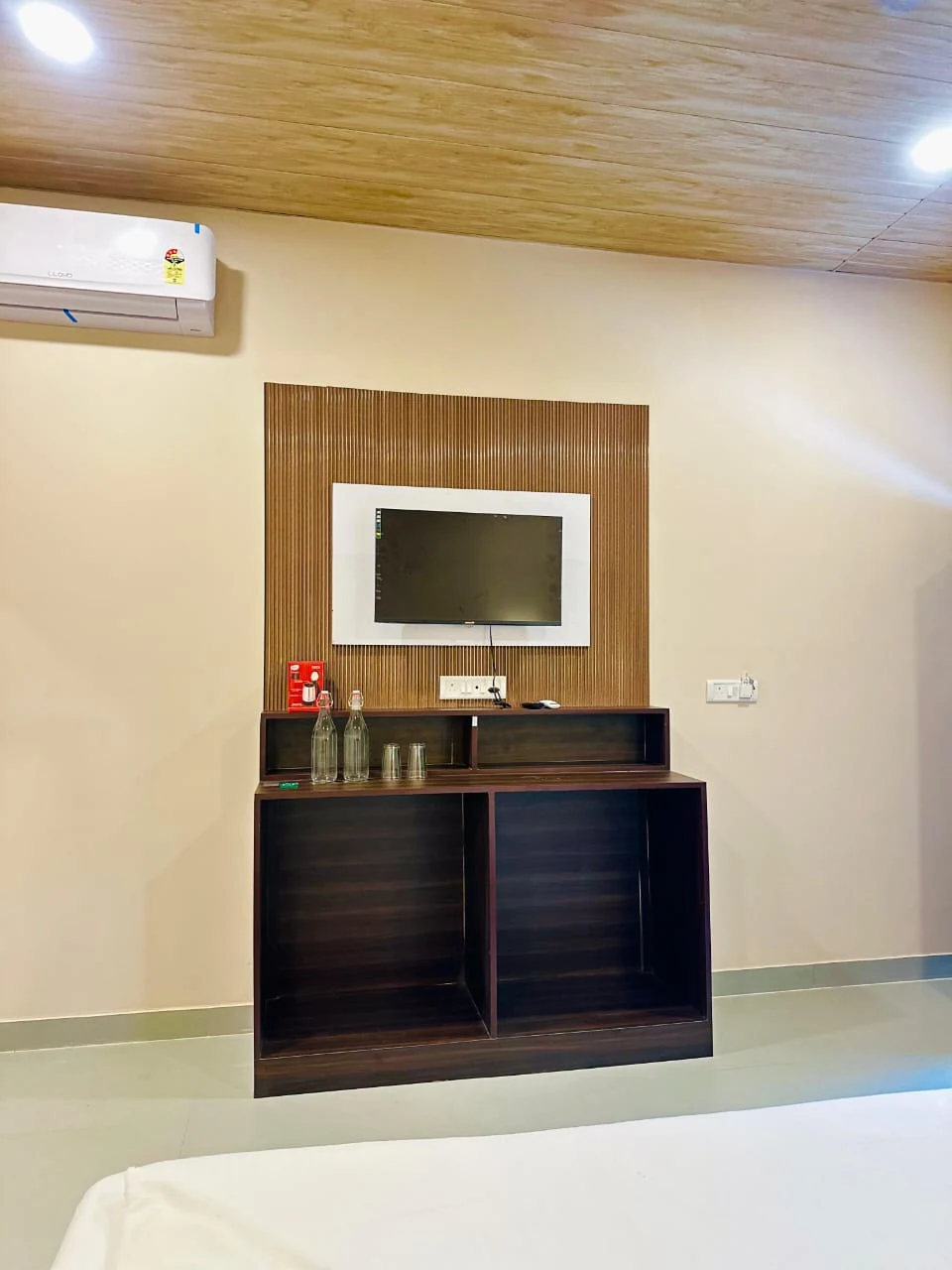 Deluxe AC photograph 3