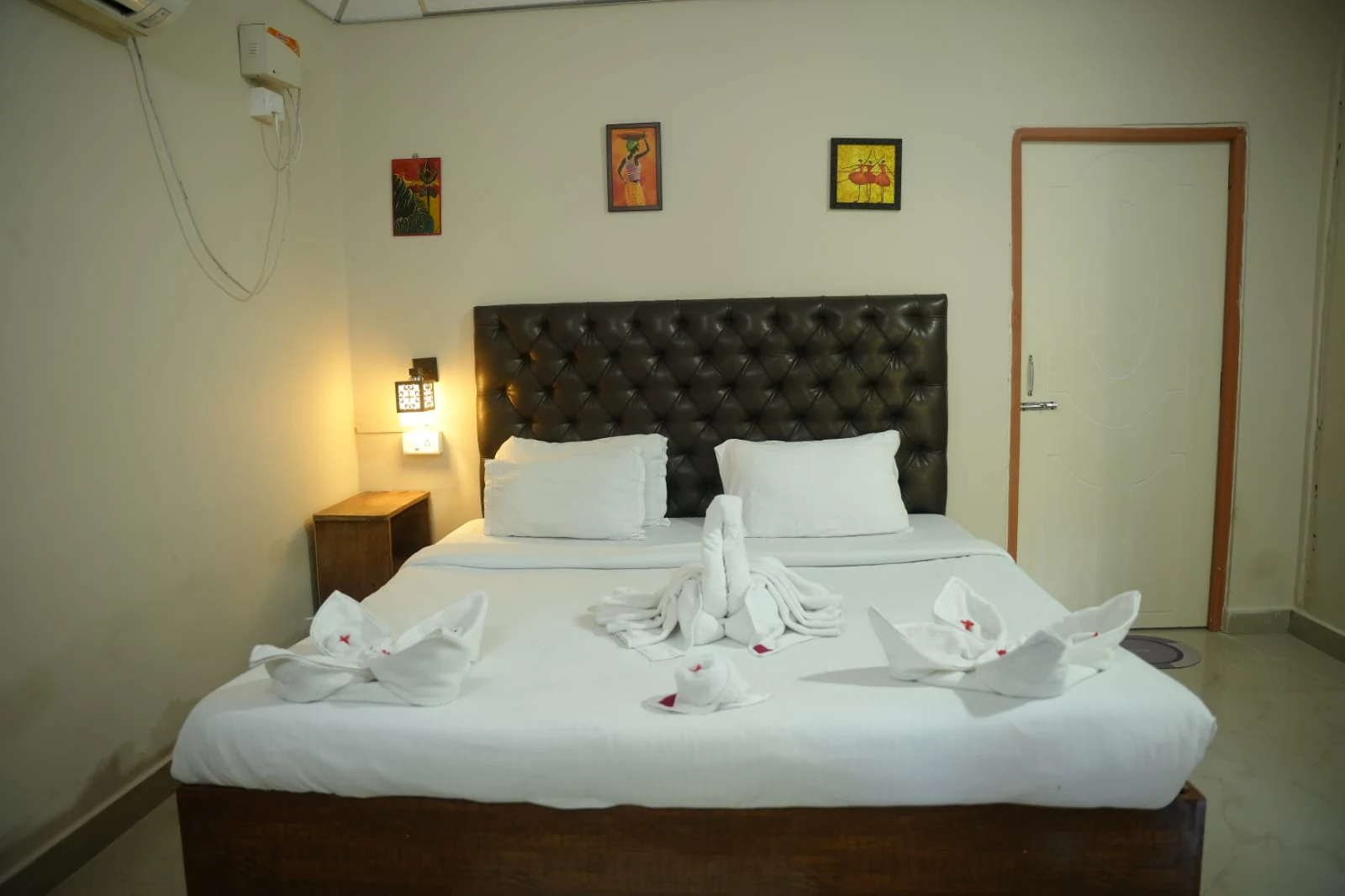 Standard AC room photograph 2